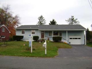 33 Wertman Ln, Albany, NY 12211-2142