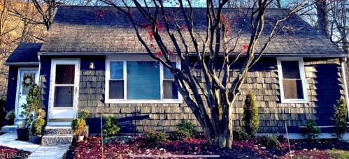 18 Tamarack Rd, Andover, NJ 07821-3933
