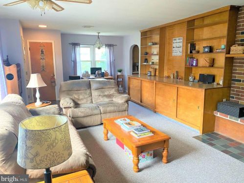 2122 Edgewood Ave, Easton PA  18045-2216 exterior