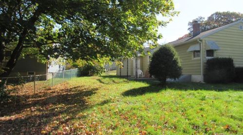 93 Jersey St, Waterbury, CT 06706-2711