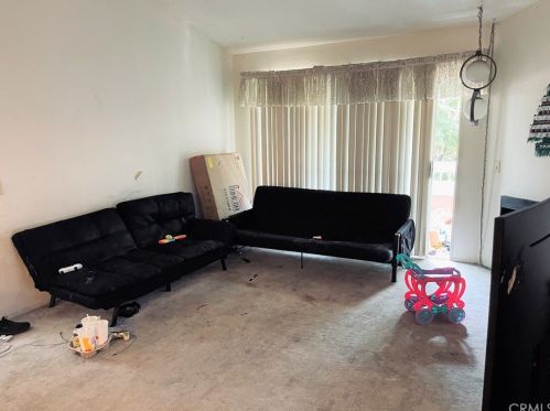 10480 Briar Oaks Dr, Stanton CA  90680-4212 exterior
