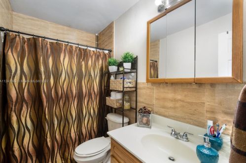 690 50 St, Hialeah FL  33013-1624 exterior