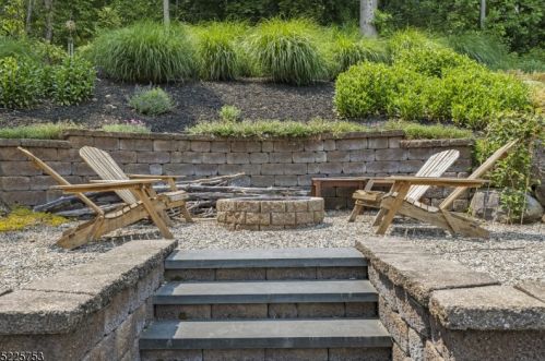 90 Sun Vly Way, Greystone Park NJ 07950-1913 exterior