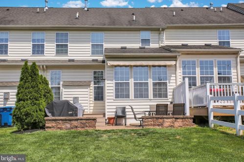 250 Savanna Dr, Pottstown PA  19465-6603 exterior