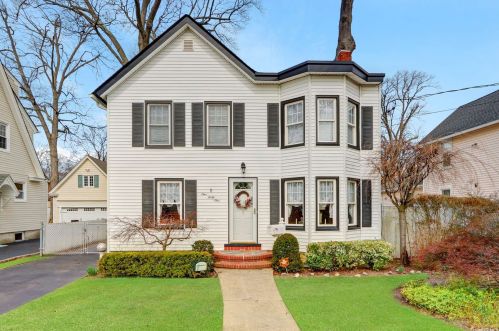 141 Cleveland Ave, Rockville Centre, NY 11570-6033