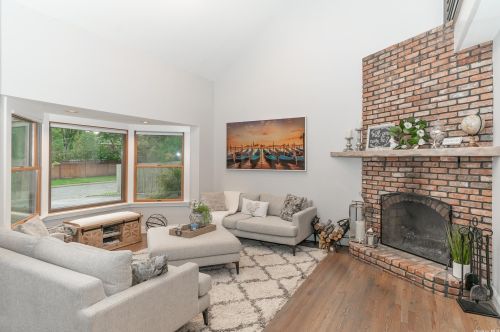 168 Connetquot Rd, Oakdale NY  11769-2118 exterior