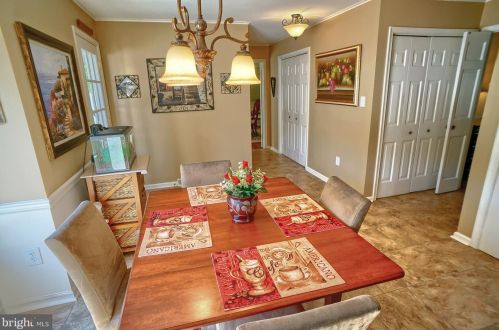 475 Woodcrest Dr, Navy Sup Dpt PA 17050-6854 exterior