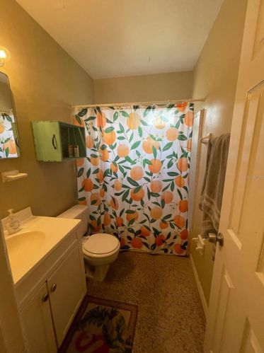 4615 Edgewater Dr, Orlando FL  32804-1121 exterior