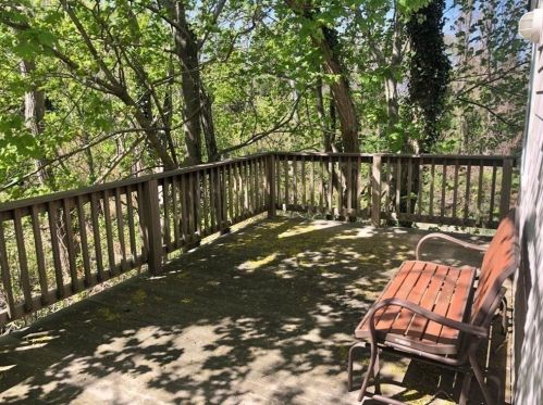 25 Locust Rd, Eastham MA  02642-2458 exterior