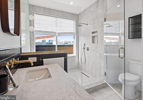 1601 2nd St, Philadelphia PA 19133-0033 exterior