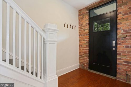156 Uhland Ter, Washington, DC 20002-1322