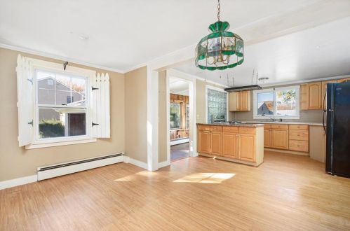 10 Wayne St, South Kingstown RI  02882-3814 exterior