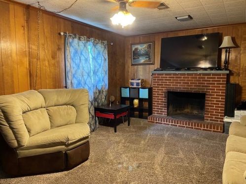 205 Randall Dr, New Castle PA  16105-5145 exterior