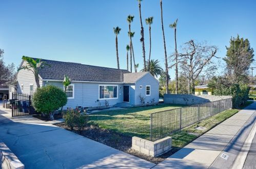 322 Hawthorne St, Ontario, CA 91764-1749