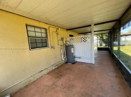 7021 26 St, Hollywood FL  33025-2979 exterior