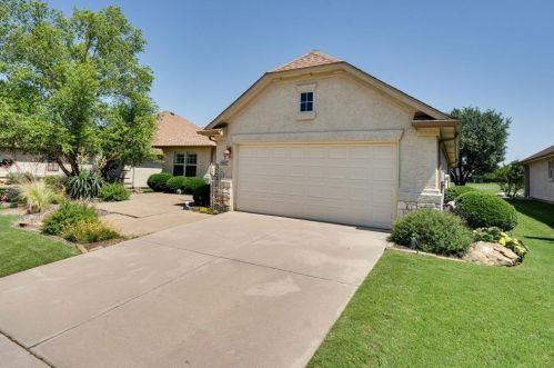 10812 Southerland Dr, Denton, TX 76207-8682