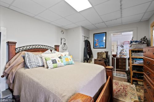 328 4th St, Litchfield MN 55355-2122 exterior