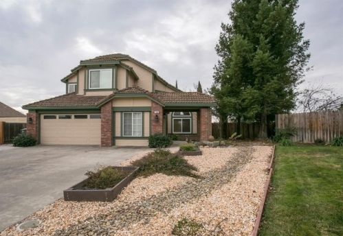 166 Oak Brook Ct, Vacaville, CA 95687-7268