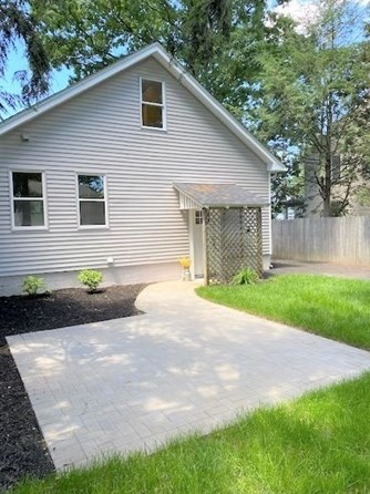 12 Maine Ave, Natick MA  01760-2219 exterior