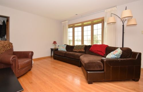 9616 Greenview Ln, Thiensville, WI 53092-5630