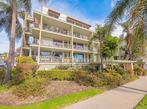 3901 Livingston Dr, Long Beach, CA 90803-2808