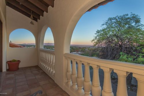 4650 Crestview Cir, Tucson AZ 85745-9207 exterior