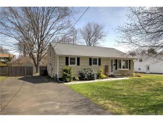 81 Linwood St, Milford, CT 06461-2342