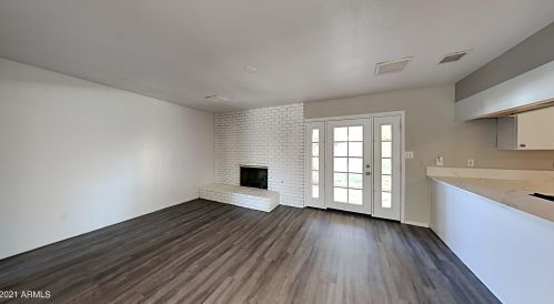 3933 Eva St, Phoenix, AZ 85051-3236