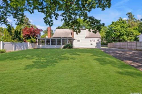 8 Benjamin Pl, Matinecock, NY 11560-1816