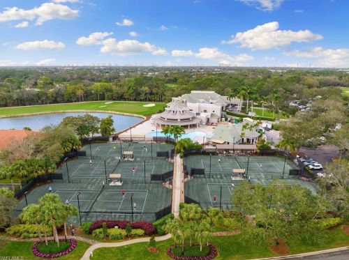2230 Chesterbrook Ct, Naples FL  34109-1416 exterior