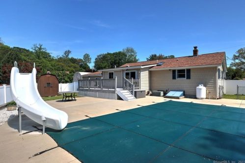 51 Westwood Rd, Milford CT  06461-2752 exterior