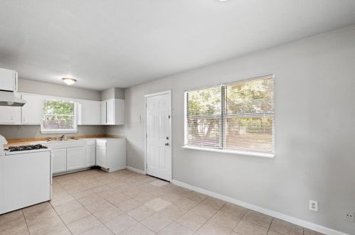 401 6th St, Morgans Point TX  77571-4907 exterior