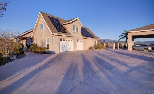 10956 Calle Oro Verde, Valley Center CA  92082-4201 exterior