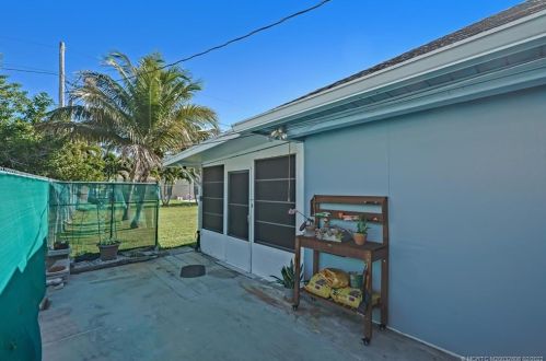 1773 Berkshire Blvd, Fort Pierce FL  34952-7112 exterior