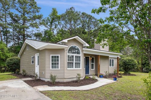 1509 Pony Ave, Beaufort SC  29906-5703 exterior