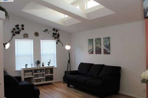 28378 Bradshire Rd, Hayward CA  94545-4818 exterior