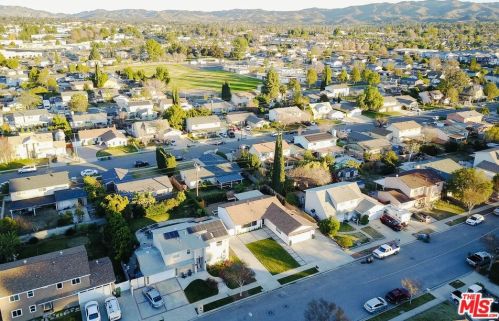 2172 Lysander Ave, Simi Valley CA 93065-1756 exterior