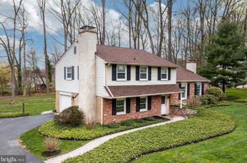 6 Northwood Dr, Downingtown, PA 19335-1757