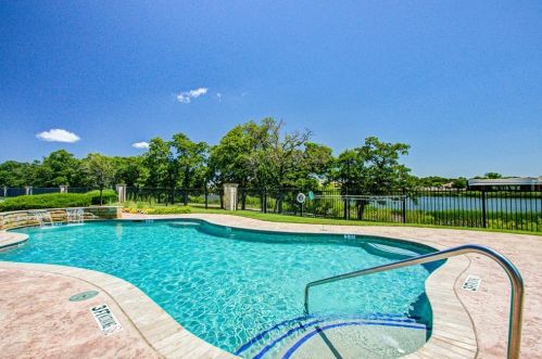 3604 Tuscan Hl Cir, Denton TX  76210-8066 exterior