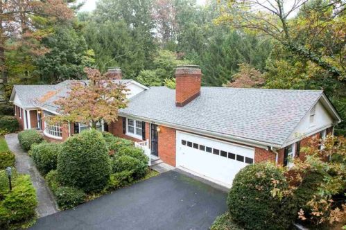 928 Oak Hill Dr, Harrisonburg, VA 22801-3339