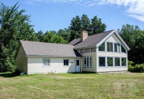 1754 Walnut Dr, Geneva, IA 50633-7537