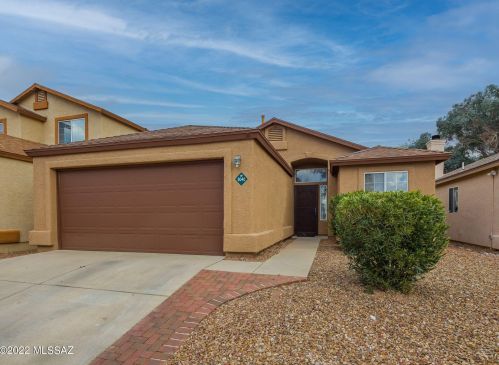 8040 Halter Rd, Tucson, AZ 85741-4021