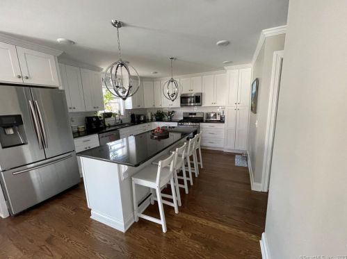 269 Valley Ave, Bridgeport CT  06606-3756 exterior