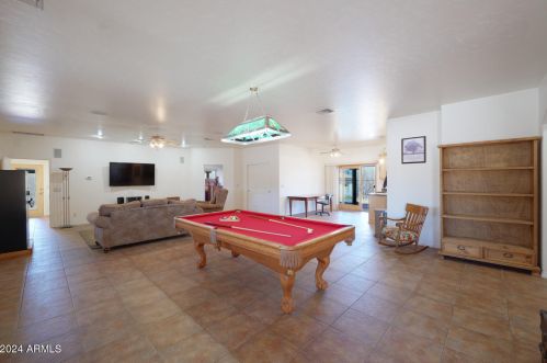 1061 Catclaw Ln, Mescal, AZ 85602-7070