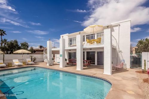 2906 Castaway Dr, Lake Havasu City, AZ 86406-6136