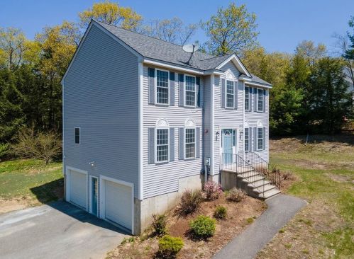 21 Fox Run Rd, Raymond, NH 03077-1908