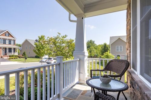 15909 Paynes Farm Dr, Haymarket VA  20169-8123 exterior