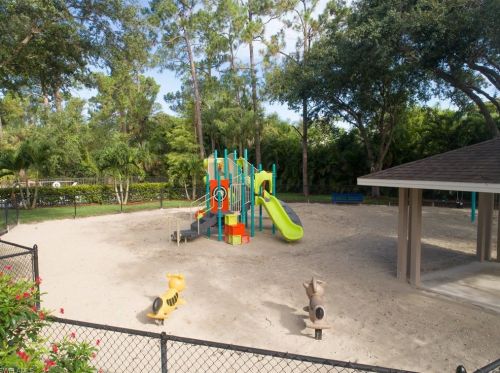 396 Dover Pl, Naples FL  34104-4788 exterior