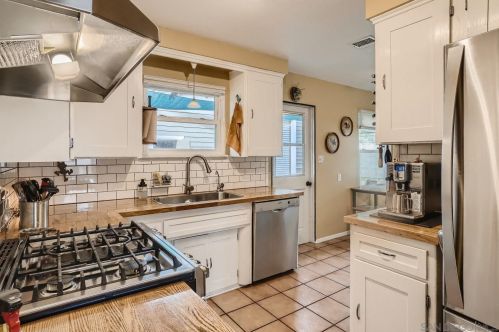 4566 Toni Ln, La Mesa CA  91942-5855 exterior