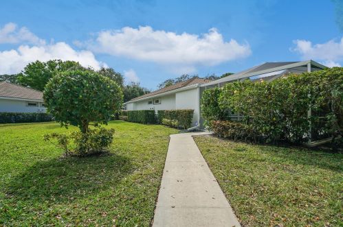 9102 Chapman Oak Ct, West Palm Beach, FL 33410-3283
